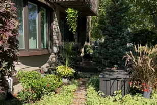 1810 Golf View Dr, Bartlett, IL 60103 - Photo 4