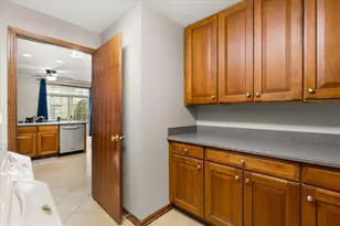 16110 Michigan St, Crest Hill, IL 60403 - Photo 18