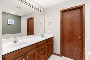 16110 Michigan St, Crest Hill, IL 60403 - Photo 24