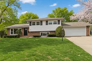 555 N Cherry Dr, Glenwood, IL 60425 - Photo 1