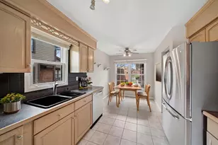 117 Prairie Dr, Westmont, IL 60559 - Photo 4