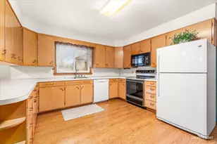 310 E Market St, Somonauk, IL 60552 - Photo 6