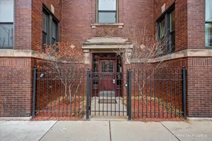 2352 W Wilson Ave, Chicago, IL 60625 - Photo 2
