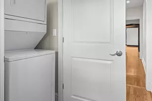 2352 W Wilson Ave, Chicago, IL 60625 - Photo 14