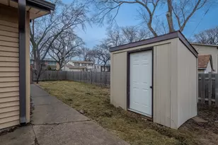 1411 S Robert Dr, Mount Prospect, IL 60056 - Photo 16