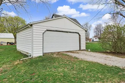 611 E 13th Street, Gibson City, IL 60936 - Photo 28