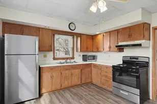 611 E 13th St, Gibson City, IL 60936 - Photo 8