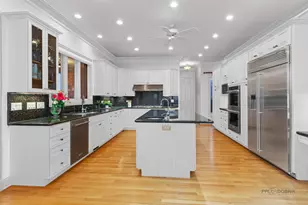 1611 Burr Oak Dr, Libertyville, IL 60048 - Photo 10