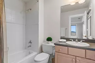 1611 Burr Oak Dr, Libertyville, IL 60048 - Photo 32