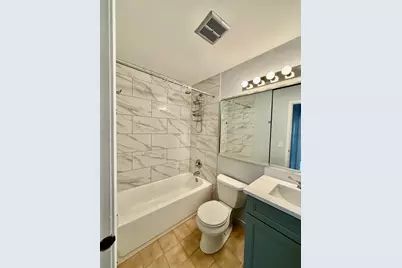 330 Hampton Court #D, Bloomingdale, IL 60108 - Photo 10