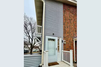 330 Hampton Court #D, Bloomingdale, IL 60108 - Photo 1