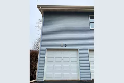 330 Hampton Court #D, Bloomingdale, IL 60108 - Photo 2