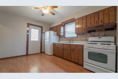 10439 S Avenue M, Chicago, IL 60617 - Photo 10