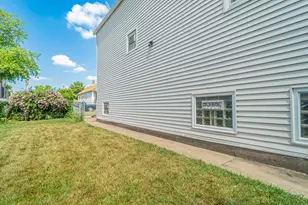 10439 S Ave M, Chicago, IL 60617 - Photo 4