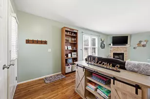 1821 Pebble Beach Cir, Elk Grove Village, IL 60007 - Photo 14