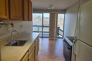 5525 E Lake Dr, Lisle, IL 60532 - Photo 8