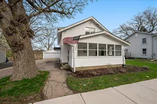 304 S Water St, Batavia, IL 60510 - Photo 2