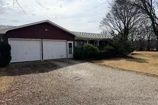 815 W Walnut St, Oglesby, IL 61348 - Photo 1