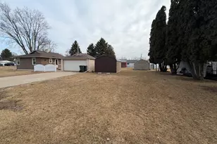 507 Oak Ave, Sterling, IL 61081 - Photo 2