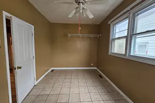 214 Franklin Ave, Waukegan, IL 60085 - Photo 6