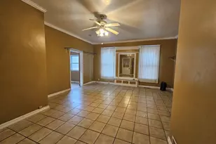 214 Franklin Ave, Waukegan, IL 60085 - Photo 4