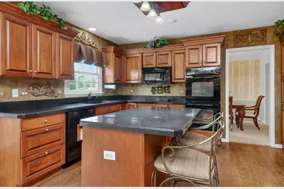 26W248 Tuckaway Court, Winfield, IL 60190 - Photo 8