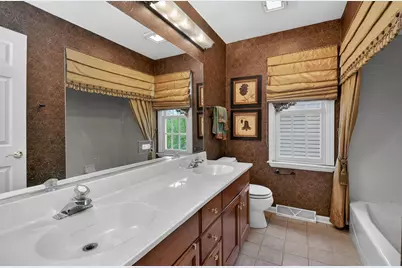 26W248 Tuckaway Court, Winfield, IL 60190 - Photo 16