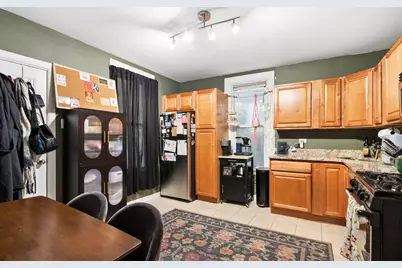 2909 N Hoyne Avenue, Chicago, IL 60618 - Photo 2