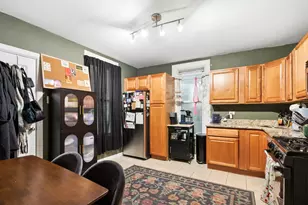 2909 N Hoyne Ave, Chicago, IL 60618 - Photo 2