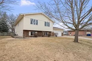 1141 Mark St, Colona, IL 61241 - Photo 2