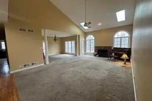 327 Royal Oak Dr, Steger, IL 60475 - Photo 8