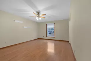 922 Coventry Ln, Crystal Lake, IL 60014 - Photo 6