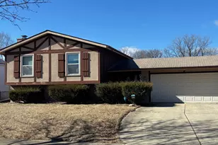 922 Coventry Ln, Crystal Lake, IL 60014 - Photo 1