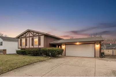 922 Coventry Lane, Crystal Lake, IL 60014 - Photo 2