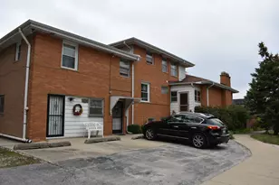 8435 S 81st Ave, Justice, IL 60458 - Photo 2