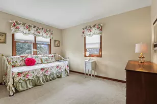 570 Violet Ln, Batavia, IL 60510 - Photo 20