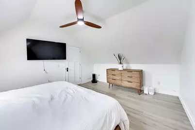 3051 N Drake Avenue, Chicago, IL 60618 - Photo 10