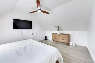 3051 N Drake Ave, Chicago, IL 60618 - Photo 10