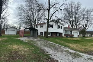 6049 E Flyers Dr, Chicago, IL 62898 - Photo 2