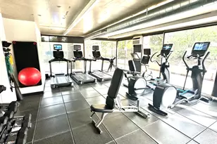 1960 N Lincoln Park West Ave, Chicago, IL 60614 - Photo 20