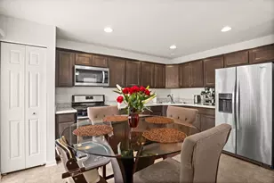 684 Vine St, Hampshire, IL 60140 - Photo 10