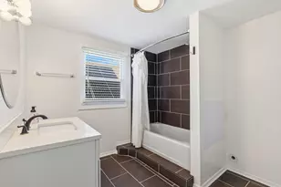 6052 W Eddy St, Chicago, IL 60634 - Photo 18