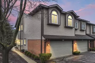 1030 Arbor Ct, Mount Prospect, IL 60056 - Photo 1