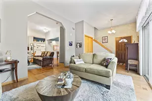 1030 Arbor Ct, Mount Prospect, IL 60056 - Photo 2