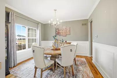 635 Slate Run, Elgin, IL 60124 - Photo 4