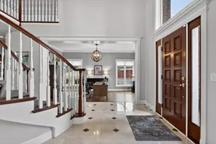 38W509 Golfview Ct, Saint Charles, IL 60175 - Photo 4