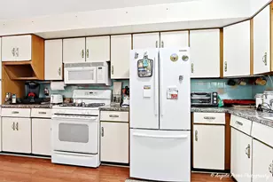 814 N River Rd, McHenry, IL 60051 - Photo 8