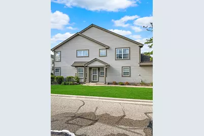 817 Blue Spruce Court, Lindenhurst, IL 60046 - Photo 1