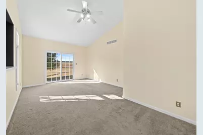 340 Manning Drive, Dekalb, IL 60115 - Photo 4