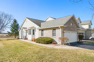 340 Manning Dr, Dekalb, IL 60115 - Photo 1